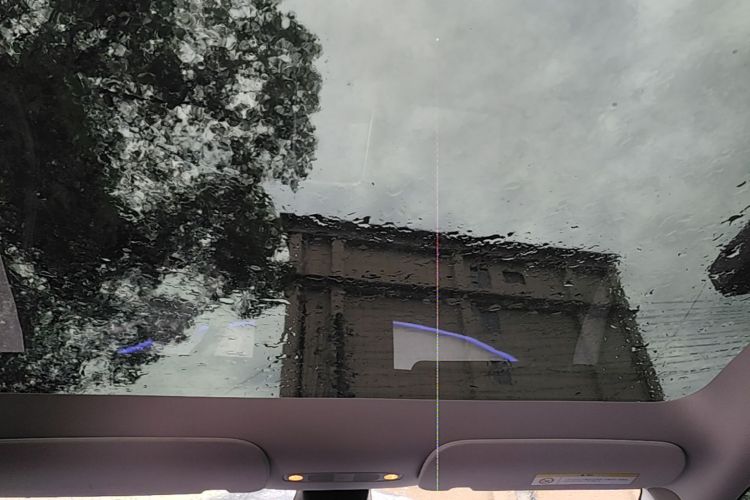Tesla Model Y 2024 car image #18
