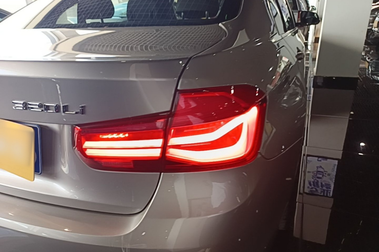 BMW 3 Series 2017 car image #8