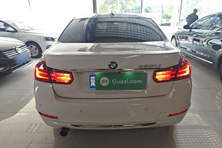 BMW 3 Series 2015 #6 BMW 3 Series 2015 car image #6