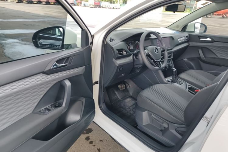Volkswagen Tharu 2021 car image #16