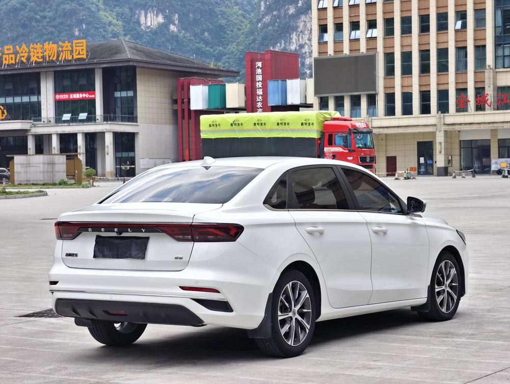 GEELY Emgrand 2021 #6 GEELY Emgrand 2021 صورة سيارة #6