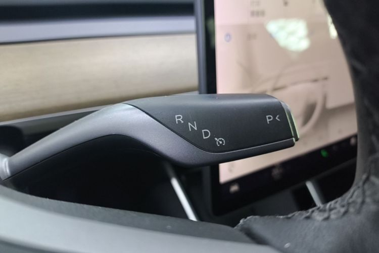 Tesla Model 3 2020 car image #14