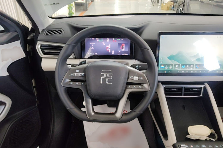 BYD YuanUP 2025 изображение автомобиля #11