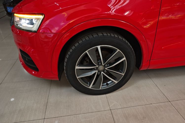 Audi Q3 2017 car image #9