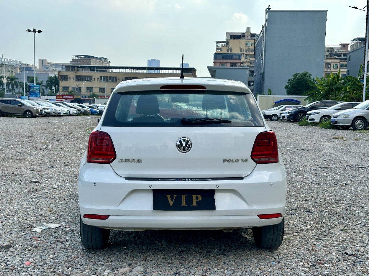 Volkswagen Polo 2015 car image #5