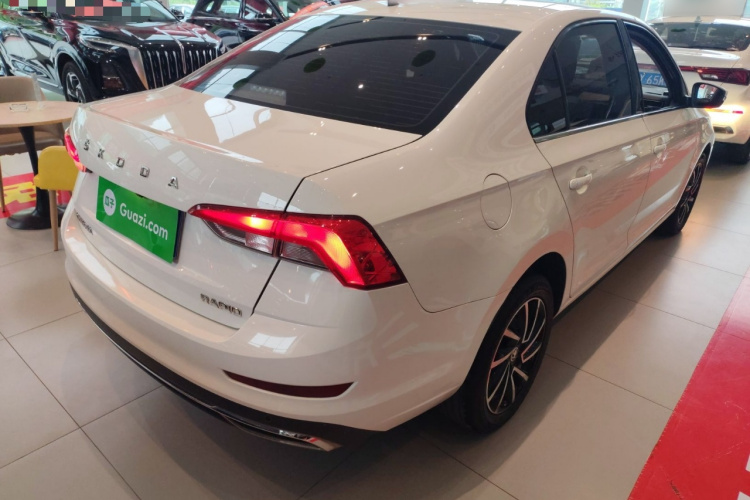 Skoda Rapid 2021 #7 Skoda Rapid 2021 image de voiture #7