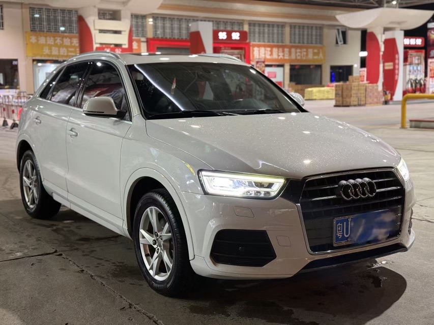 Audi Q3 2019 car image #3