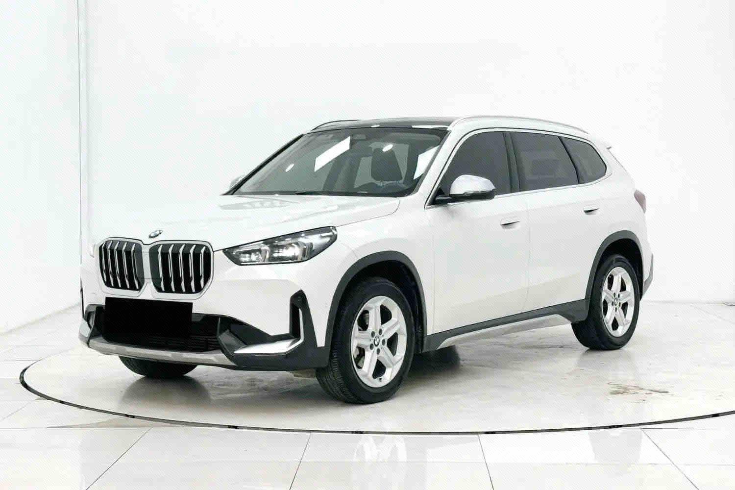 BMW X1 2023 BMW X1 2023 car image