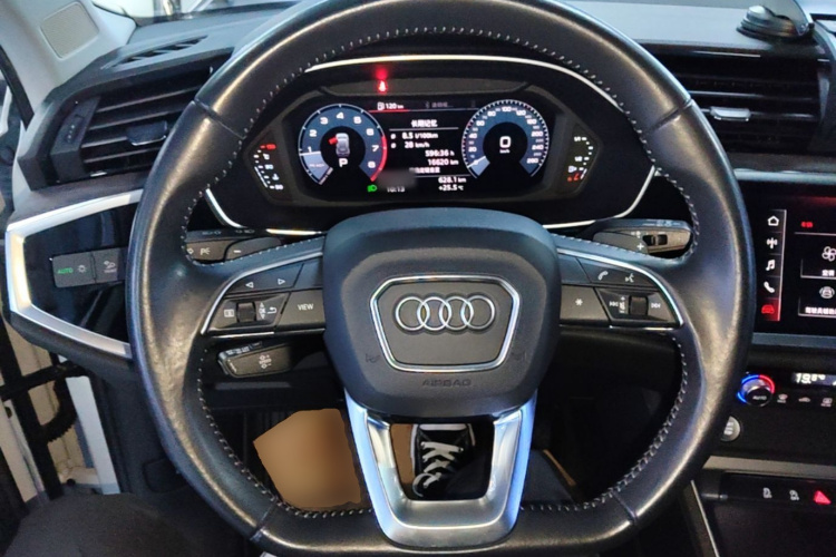 Audi Q3 2019 #11 Audi Q3 2019 car image #11