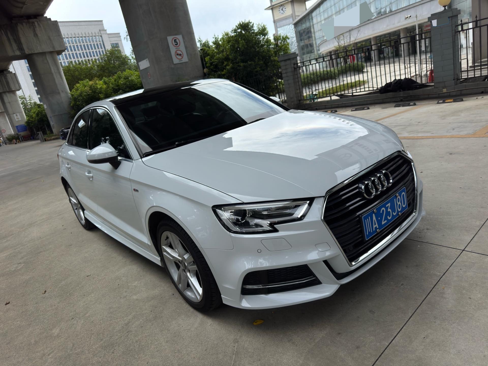 Audi A3 2018 car image #3