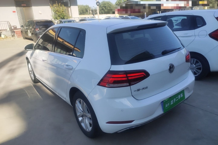 Volkswagen Golf 2018 car image #5