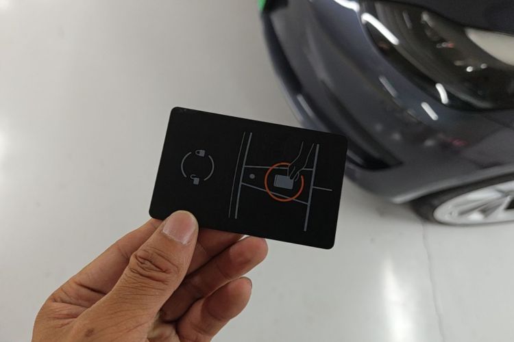 Tesla Model 3 2021 car image #16