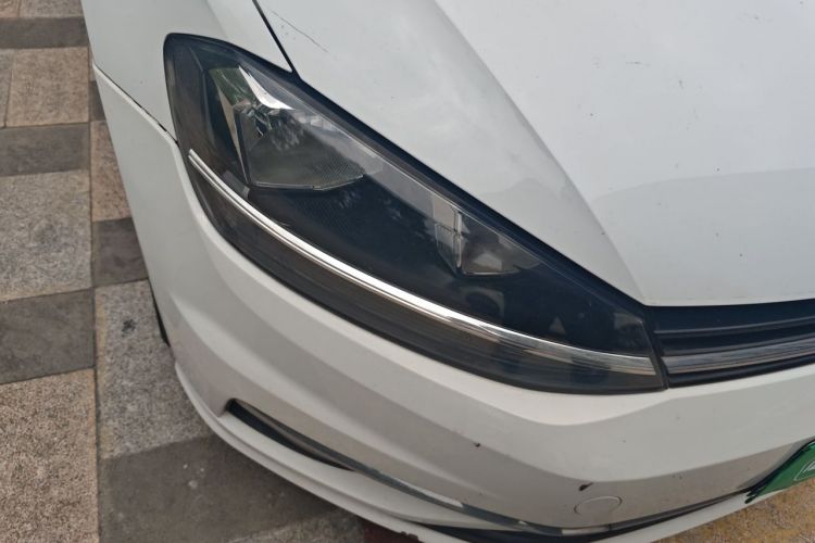 Volkswagen Golf 2018 car image #8