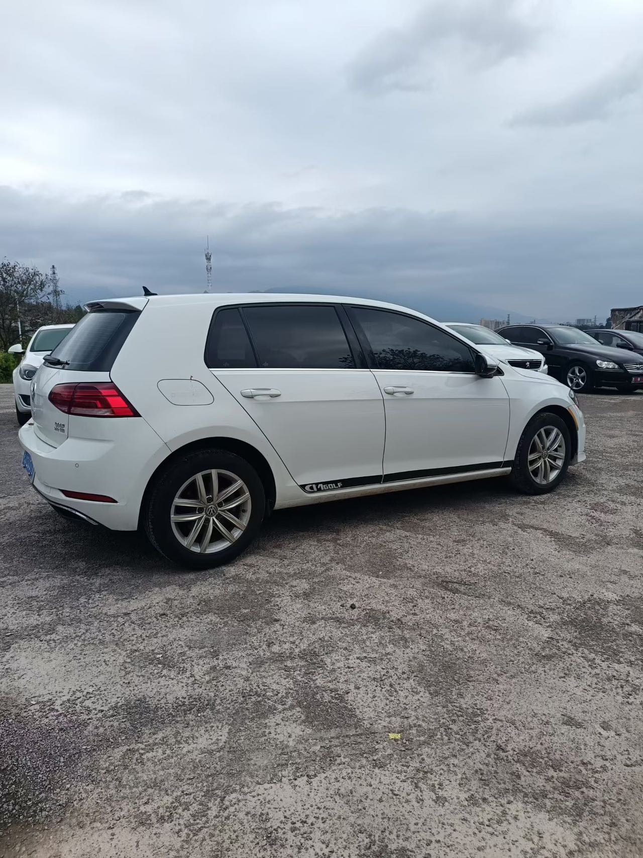 Volkswagen Golf 2019 car image #4