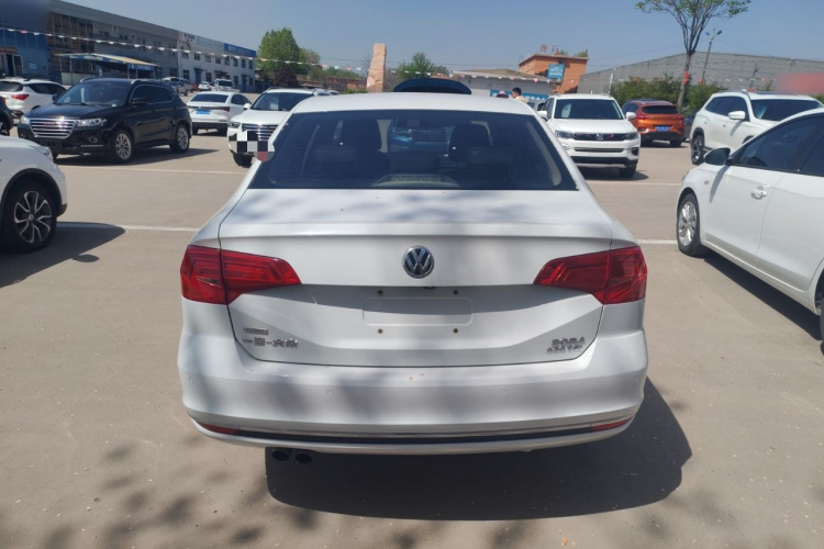 Volkswagen Bora 2017 car image #6