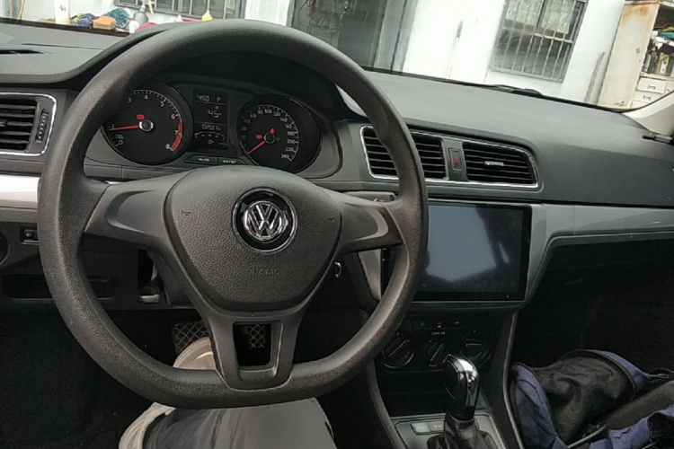 Volkswagen Lavida 2019 car image #11