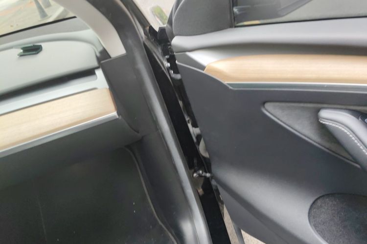 Tesla Model Y 2022 car image #21