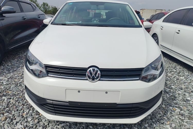 Volkswagen Polo 2016 car image #3