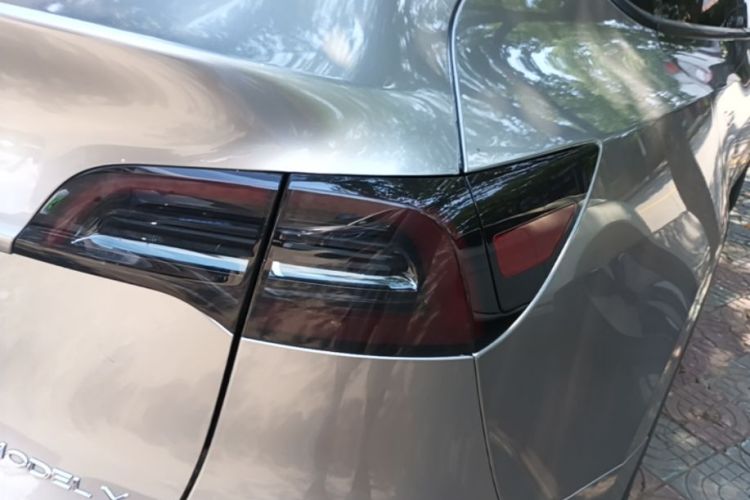 Tesla Model Y 2023 #8 Tesla Model Y 2023 car image #8