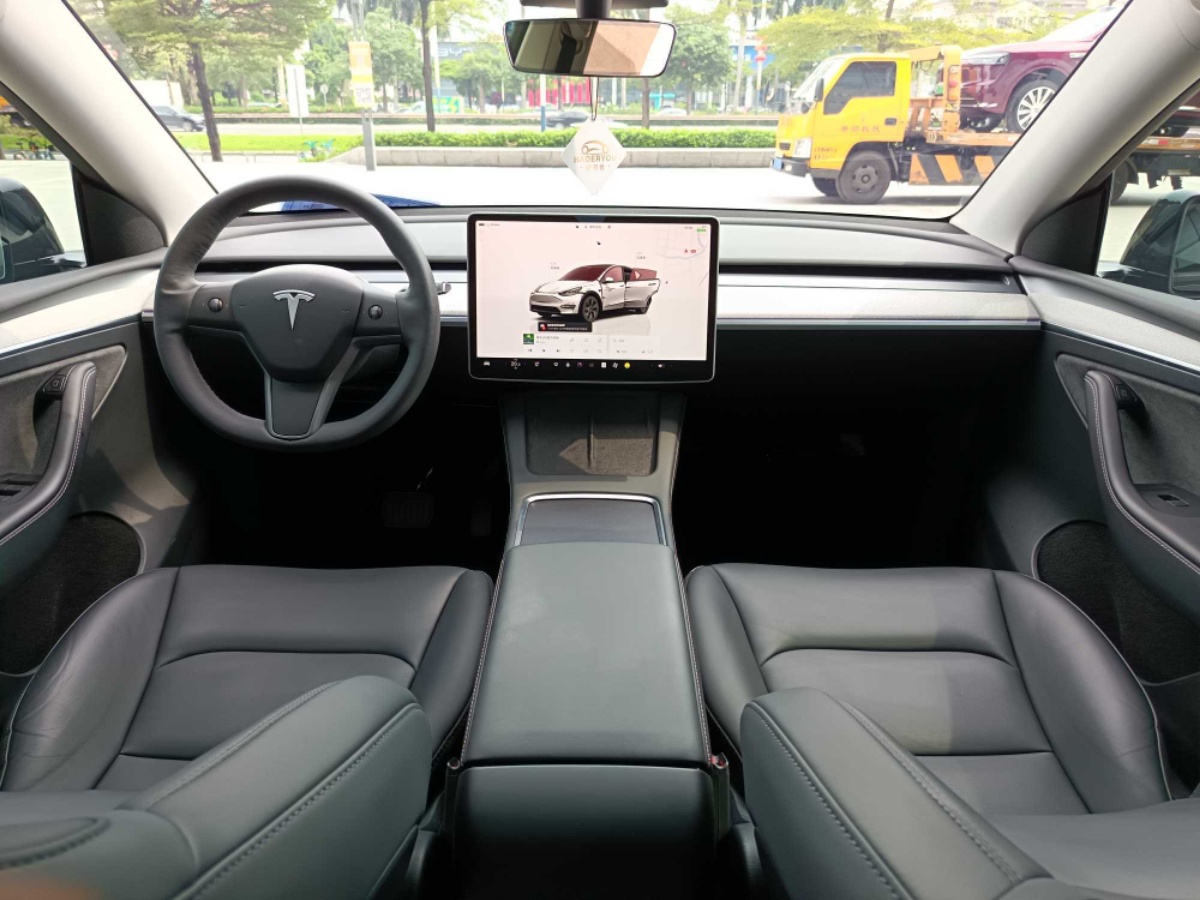 Tesla Model Y 2024 car image #7