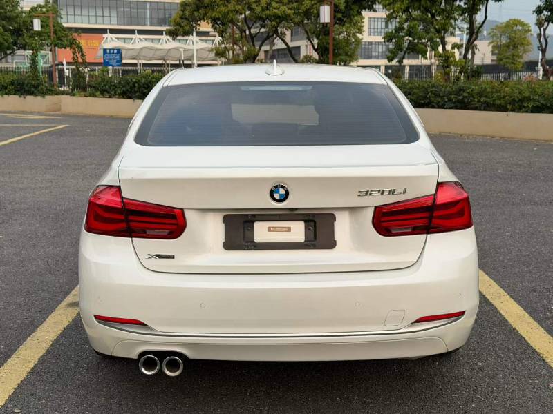 BMW 3 Series 2018 #4 BMW 3 Series 2018 car image #4