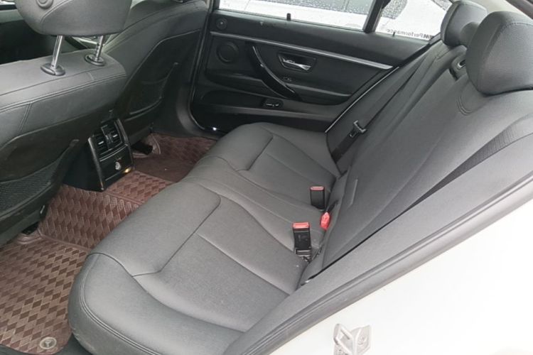 BMW 3 Series 2017 #17 BMW 3 Series 2017 car image #17