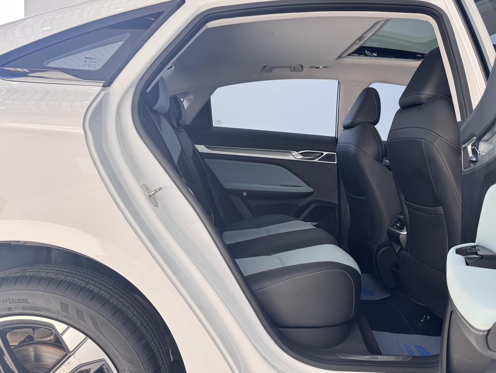 GEELY Emgrand L 2022 #22 GEELY Emgrand L 2022 صورة سيارة #22