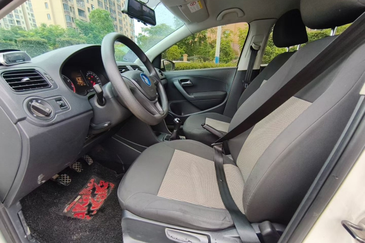 Volkswagen Polo 2016 car image #15