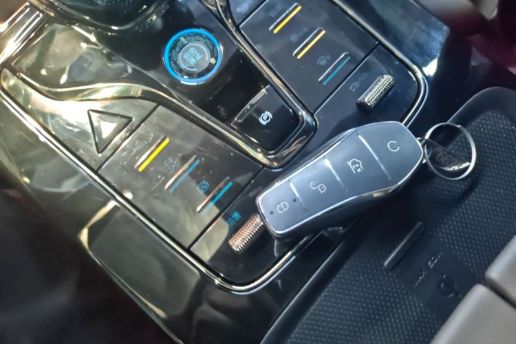 BYD Han 2024 car image #9