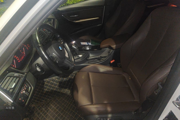 BMW 3 Series 2018 car image #17