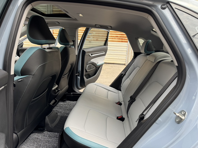 GEELY Emgrand 2023 #8 GEELY Emgrand 2023 car image #8