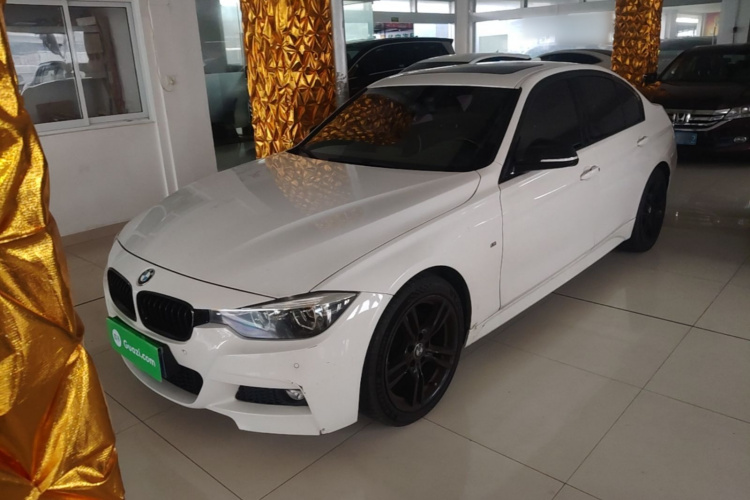 BMW 3 Series 2019 car image #2