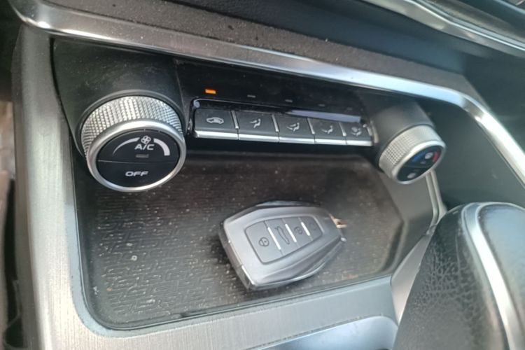 GEELY Coolray 2020 car image #9