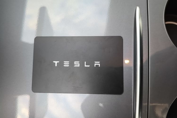 Tesla Model Y 2024 #9 Tesla Model Y 2024 car image #9