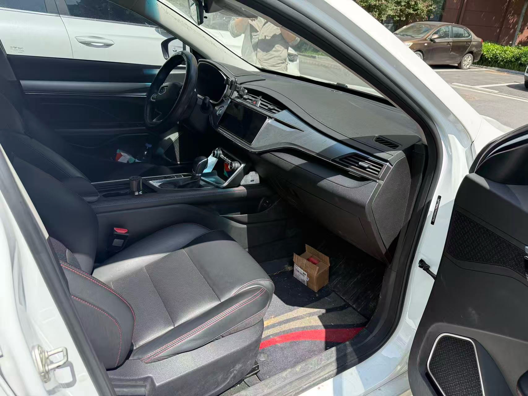 GEELY Binray 2019 car image #4