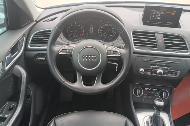 Audi Q3 2019 #15 Audi Q3 2019 car image #15