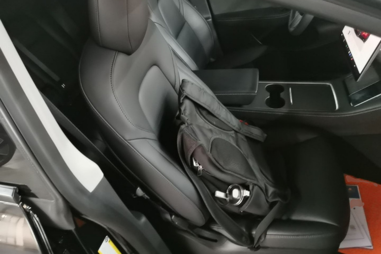 Tesla Model Y 2022 car image #24