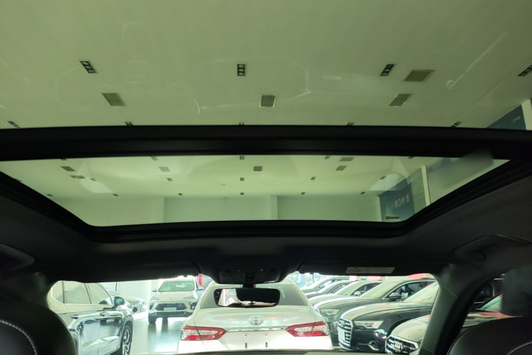 Audi Q3 2023 car image #18