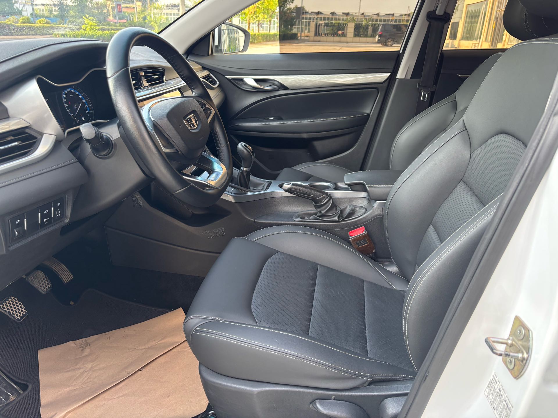 GEELY Emgrand 2019 car image #6