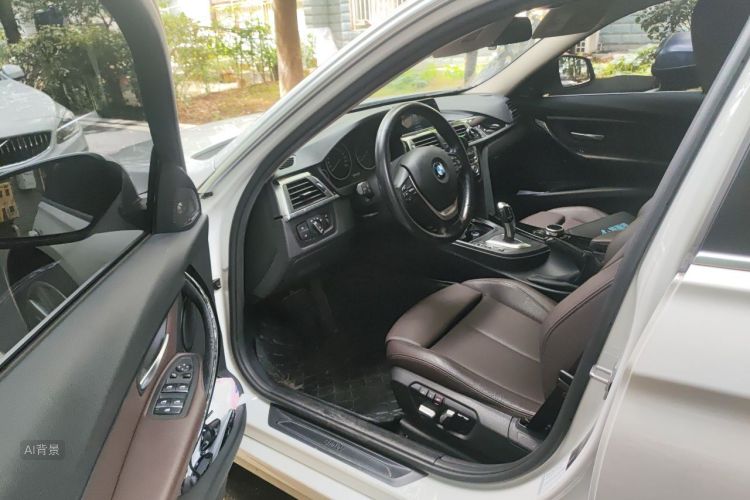 BMW 3 Series 2018 car image #18