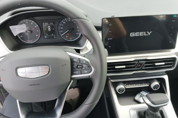 GEELY Coolray 2026 #10 GEELY Coolray 2026 image de voiture #10