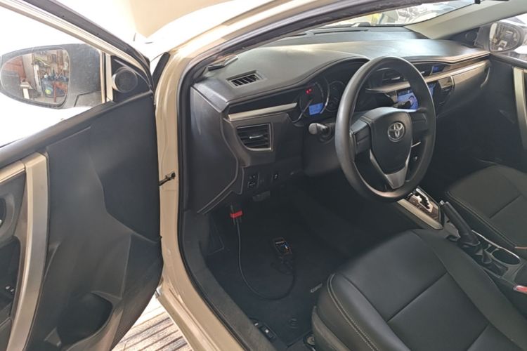 Toyota Corolla 2017 car image #16