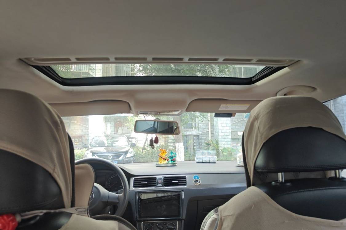 Volkswagen Santana 2015 car image #20