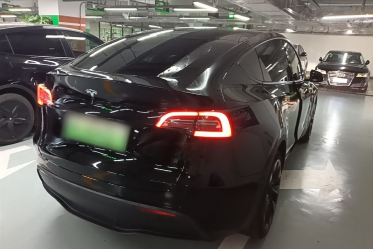 Tesla Model Y 2021 #7 Tesla Model Y 2021 car image #7