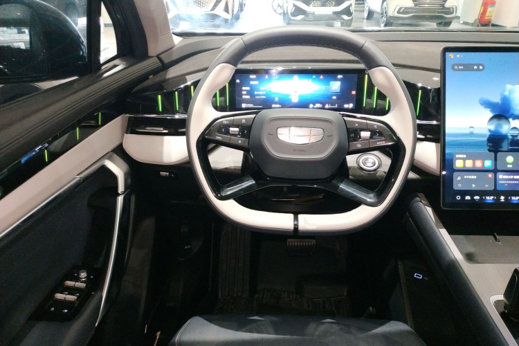 GEELY Boyue L 2024 car image #11