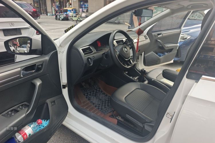 Volkswagen Santana 2017 car image #18