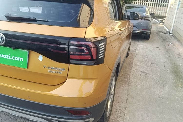 Volkswagen T-Cross 2019 #8 Volkswagen T-Cross 2019 car image #8