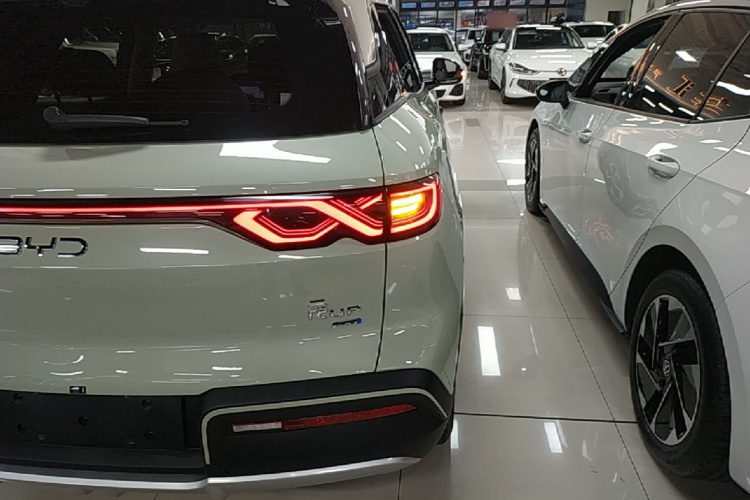 BYD YuanUP 2025 #8 BYD YuanUP 2025 car image #8
