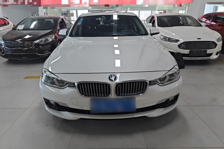 BMW 3 Series 2019 car image #3