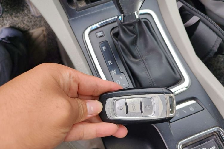 GEELY Emgrand 2014 car image #9